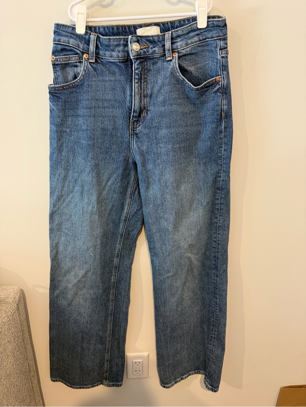 H&M Women's Boyfriend Jeans in Medium Blue Wash
